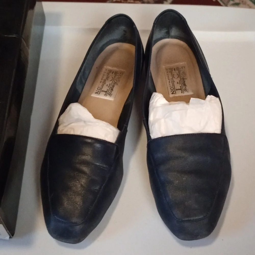 Worthington soft collection leather shoes size 9
